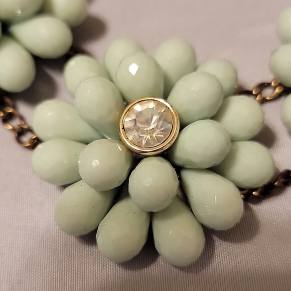 Floral design necklace green - Picture 1 of 9